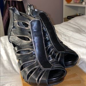 KENNETH COLE Reaction black heels